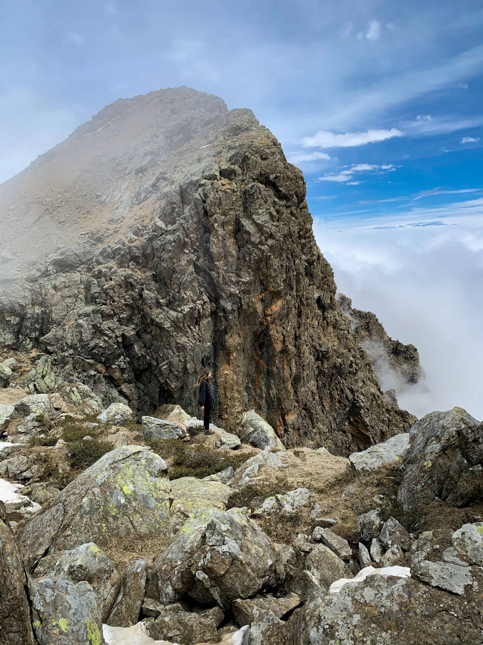 vista dalla base della Rocca Moross